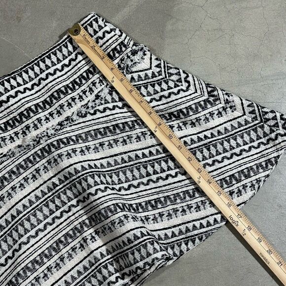 Banana Republic Mini Skirt Womens 8 Cream Black Jacquard Geometric A Line - Picture 7 of 9